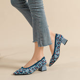 Tacones gruesos y puntiagudos de punto clásico
